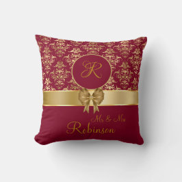 Elegant Gold Damask Monogram auf Burgundy Kissen