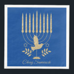 Elegant Gold Flying Dove Menorah Blue Hanukkah Serviette<br><div class="desc">Eine moderne,  goldene und blaue Hannukah Papierserviette mit einer schönen goldenen Menorah mit einer fliegenden Taube auf einem dunkelblauen Hintergrund.</div>