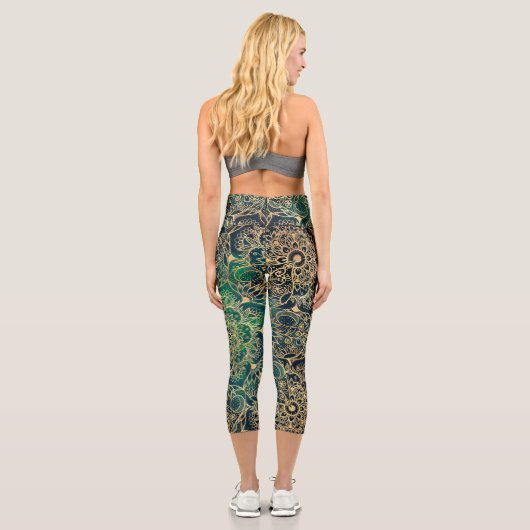 Elegant Gold Mandala Blumengrün Blau Capri Leggings (Rückseite)