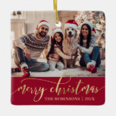 Elegant Gold Merry Christmas Script Photo Red Keramikornament (Vorderseite)
