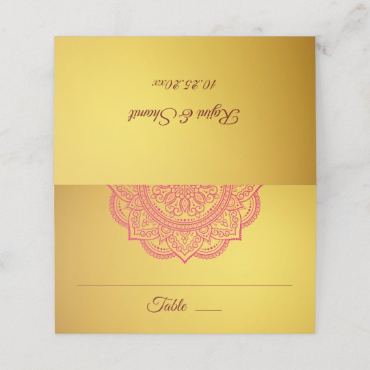 Elegant Gold Pink Red Paisley Indian Hindu Wedding Platzkarte (Außenseite Aufgefaltet)