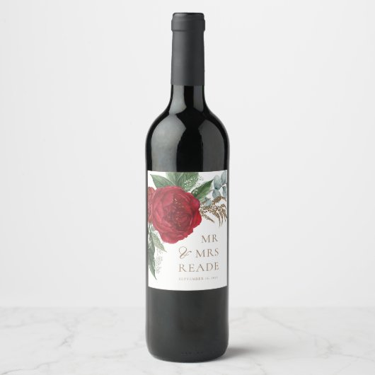 Elegant Gold Script Red Floral Mr & Mrs. Weinetikett (Vorderseite)