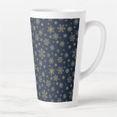Elegant Gold Snowflake Winter Pattern Milchtasse (Rechts)