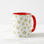 Elegant Gold Snowflake Winter Pattern Tasse (VorderseiteRechts)
