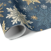 Elegant Gold Snowflakes Winter Blue Christmas Geschenkpapier (Rolleneckpunkt)