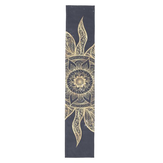 Elegant Gold Sun Mandala Blue Nebula Design Mittelgroßer Tischläufer (Vorderseite)