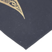 Elegant Gold Sun Mandala Blue Nebula Design Mittelgroßer Tischläufer (Ecke)