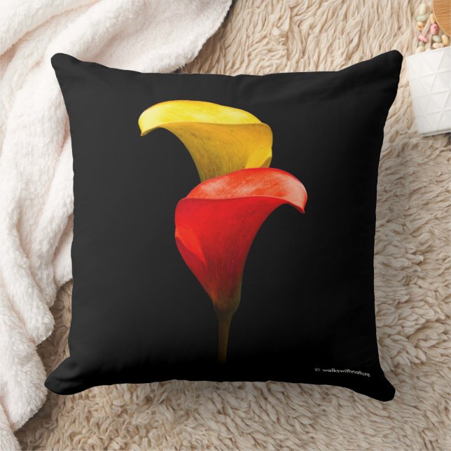 Elegant Gold und Crimson Calla Lilies Kissen (Decke)