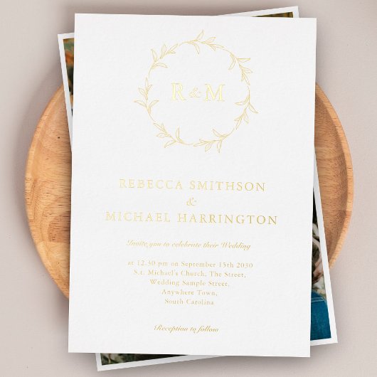 Elegant Gold Wreath Monogram Wedding Folieneinladung