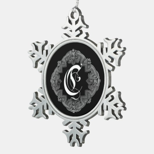 Elegant Goth Initial C Snowflake Schneeflocken Zinn-Ornament (Rechts)