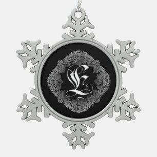 Elegant Goth Initial E Snowflake Schneeflocken Zinn-Ornament