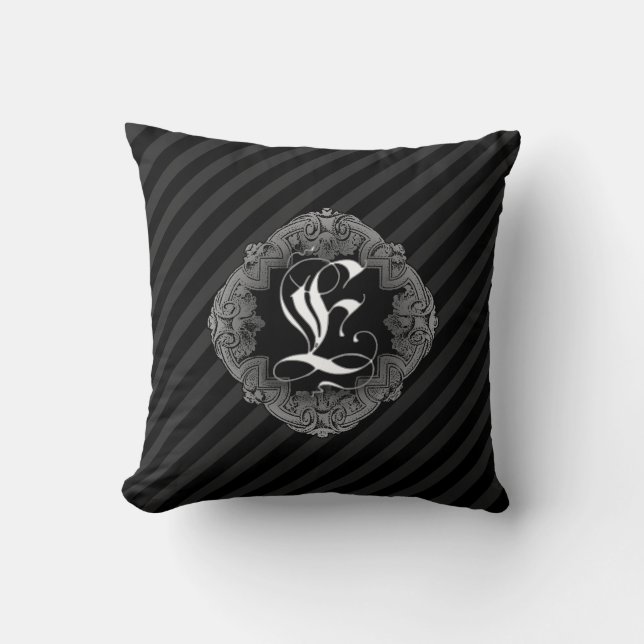 Elegant Goth Initial E Throw Kissen (Vorderseite)