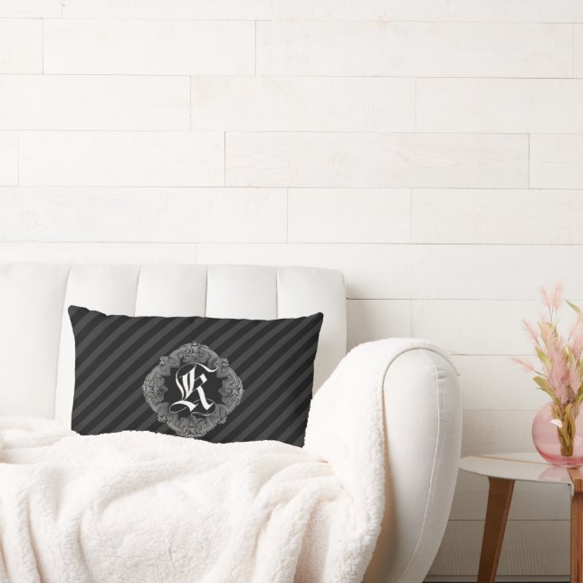 Elegant Goth Initial K Lendenkissen (Liege)