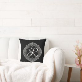 Elegant Goth Initial Kissen