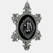 Elegant Goth Initial M Snowflake Schneeflocken Zinn-Ornament (Links)