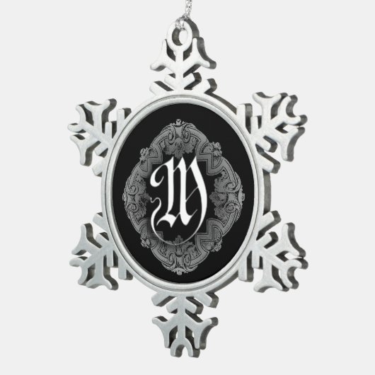 Elegant Goth Initial M Snowflake Schneeflocken Zinn-Ornament (Rechts)