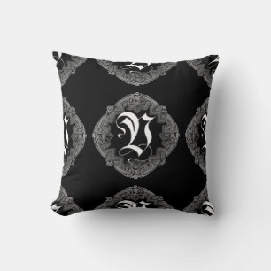 Elegant Goth Initial V Kissen