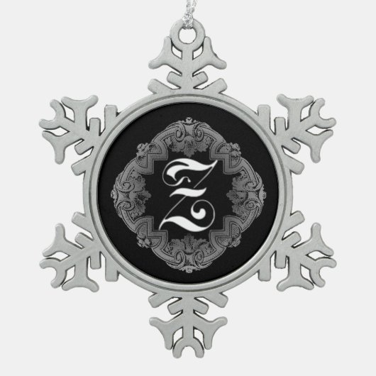 Elegant Goth Initial Z Snowflake Schneeflocken Zinn-Ornament (Vorderseite)