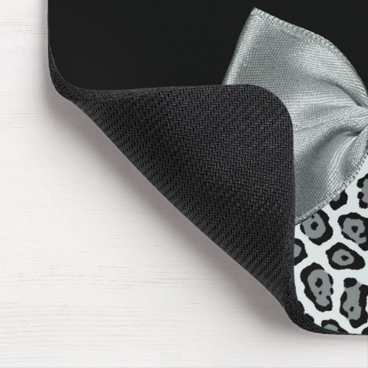 Elegant Gray Jaguar Print Hübsch Name Silver Bow Mousepad (Ecke)
