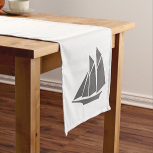 Elegant-Gray Sailboat & White Kurzer Tischläufer
