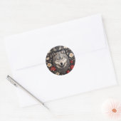 Elegant Gray Wolf Floral Runder Aufkleber (Umschlag)