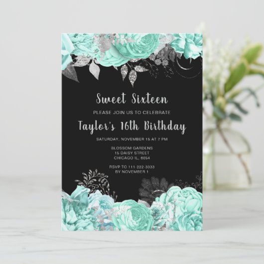 Elegant Green and Silver Flowers Sweet Sixteen Einladung (Stehend Vorderseite)
