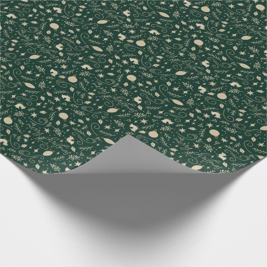Elegant Green & Beige Christmas Element Monogram Geschenkpapier (Ecke)