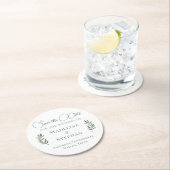 Elegant Green Eucalyptus Leaf Modern Save the Date Runder Pappuntersetzer (Vor Ort)