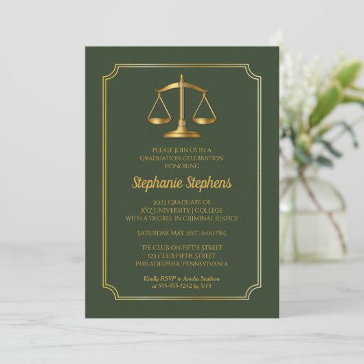 Elegant Green | Gold Law Attorney Graduation Party Einladung (Stehend Vorderseite)