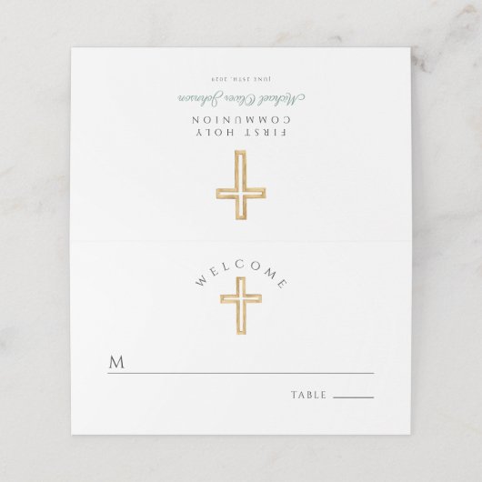 Elegant Green Script Cross First Holy Communion Platzkarte (Außenseite Aufgefaltet)
