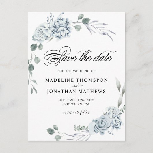 Elegant Greenery Dusty Blue Floral Save the Date Ankündigungspostkarte (Vorderseite)