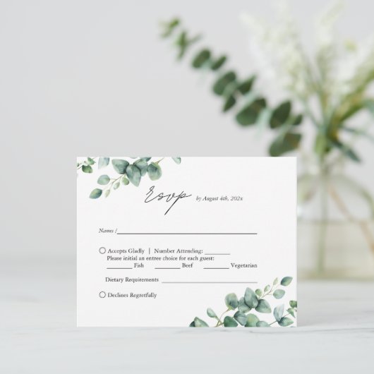 Elegant Greenery Eucalyptus script wedding RSVP Karte (Stehend Vorderseite)