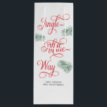 Elegant Greenery Red Calligraphy Christmas Geschenktüte Für Weinflaschen<br><div class="desc">Elegante Greenery Red Calligrafy Weihnachtswein Geschenktasche - Geben Sie das Geschenk des Weines mit dieser schönen,  modernen und festlichen Weihnachtswein Geschenktasche. Jingle All The Way ist gerahmt von üppigen,  handgezückten Weihnachtsgrün. Fügen Sie Ihre eigene Nachricht und Ihren eigenen Namen hinzu.</div>