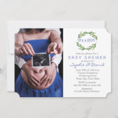 Elegant Greenery Wreath Foto Boy Baby Shower Einladung (Vorderseite)