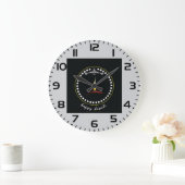 Elegant Happy Diwali Diya Flame Star Wreath Große Wanduhr (Zuhause)