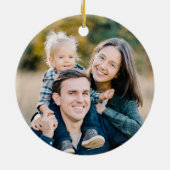 Elegant Holly Berry Wreath Monogram Foto Keramik Ornament (Hinten)