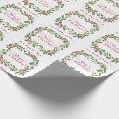 Elegant Holly Wreath Merry Christmas Geschenkpapier (Ecke)