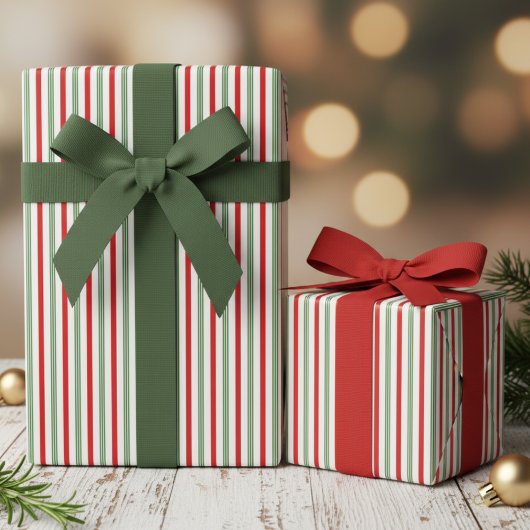Elegant Hunter Green and Red Candy Cane Pinstripe Geschenkpapier