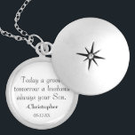Elegant immer Eure Sohn Mutter des Bräutigams Medaillon<br><div class="desc">Große klassische Gabe von einem Sohn (Groom) an seine Mutter (Mutter des Bräutigams). Im Design steht das Zitat: "Heute ein Bräutigam,  morgen ein Ehemann,  immer dein Sohn." in einer modernen Schriftart-Typografie. Personalisieren Sie es mit Ihrem Namen und Datum.</div>