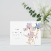Elegant Iris Floral Wedding RSVP Postkarte (Stehend Vorderseite)