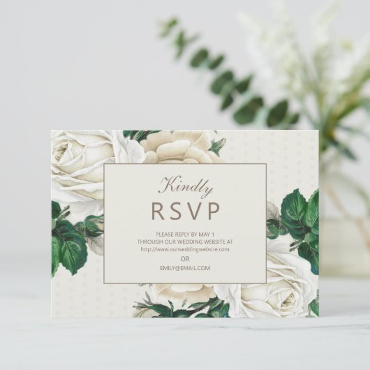 Elegant Ivory Cream Floral Wedding RSVP Karte (Stehend Vorderseite)