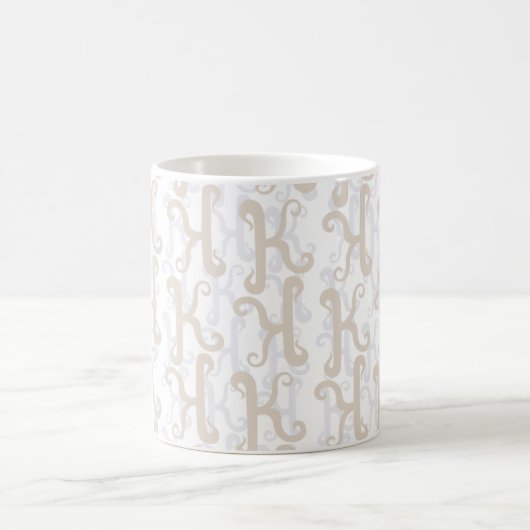 Elegant K Initial Muster Klasse Gray Taupe Weiß Kaffeetasse (Mittel)