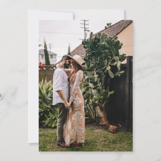 Elegant kühl schlichtes Weiß Grün 2 Fotos Hochzeit Save The Date (Rückseite)