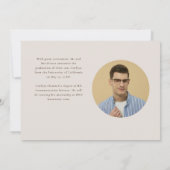 Elegant Label Overlay Graduation Photo Ankündigung (Rückseite)