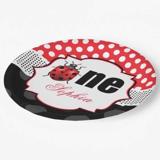 Elegant Ladybug Erster Geburtstag Personalisiert Pappteller (Schrägansicht)