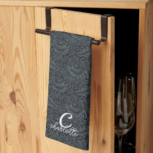 Elegant Larkspur von William Morris, Monogram Dark Geschirrtuch (Drittel gefaltet)