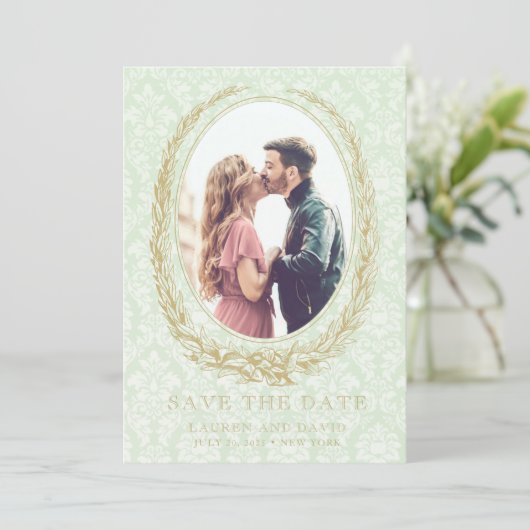 Elegant Laurel Wreath | Green Damask Foto Save The Date (Stehend Vorderseite)
