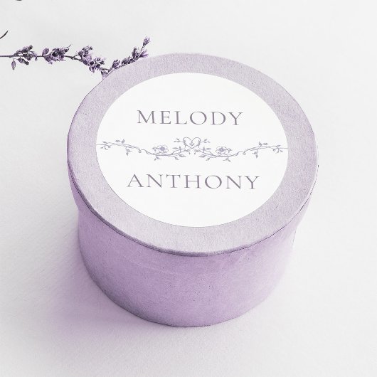 Elegant Lavender Floral Border Monograms Runder Aufkleber