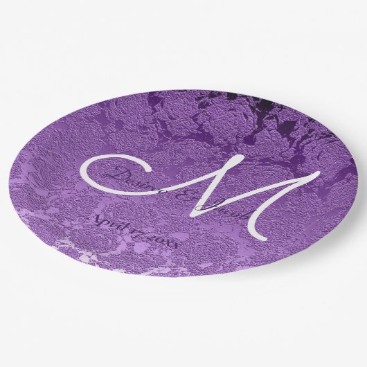 Elegant Lavender Lila White Wedding Monogram Pappteller (Schrägansicht)