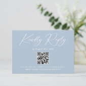 Elegant Light Blue QR Code Wedding RSVP Begleitkarte (Stehend Vorderseite)